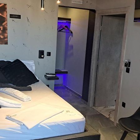 Pietra Mare Suites Patras Exteriör bild